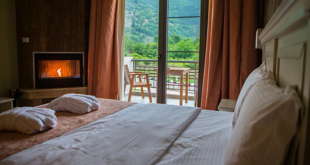 Irene'S Resort Káto Loutrákion エクステリア 写真