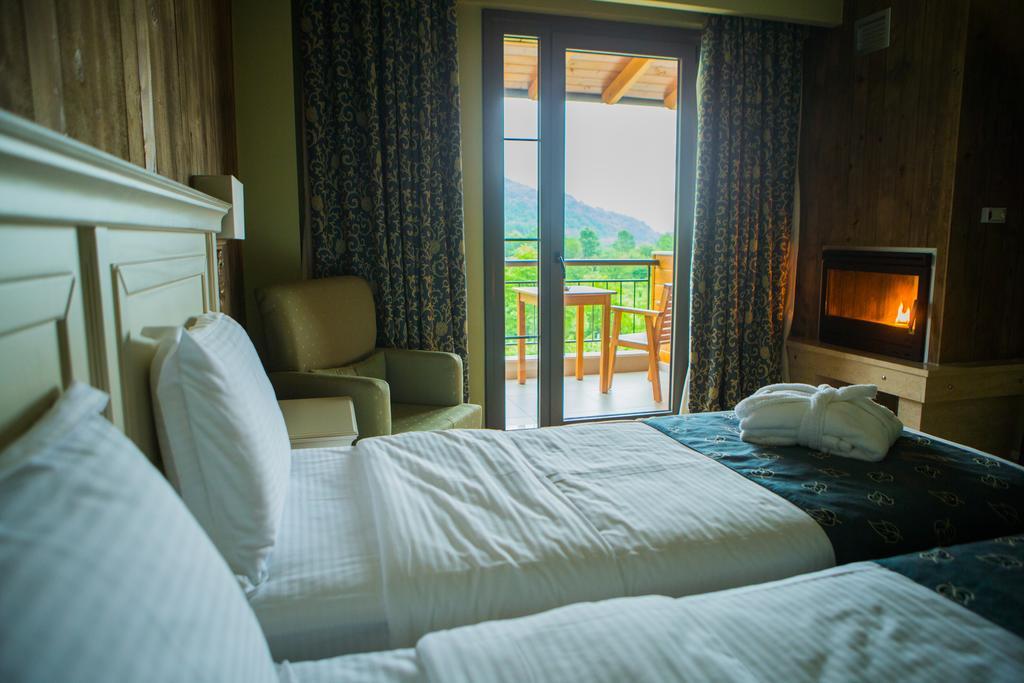 Irene'S Resort Káto Loutrákion エクステリア 写真